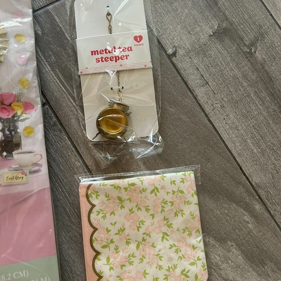 Girls tea party decorations bags banner decor bingo plates napkins - Picture 5 of 5